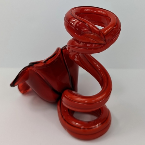 Red Hand blown Art Glass Flower With Corkscrew Stem - Picture 2 of 4